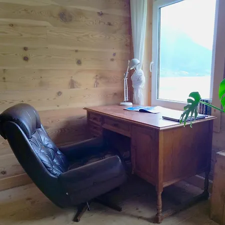 مزرعة للإقامة Fjord House *