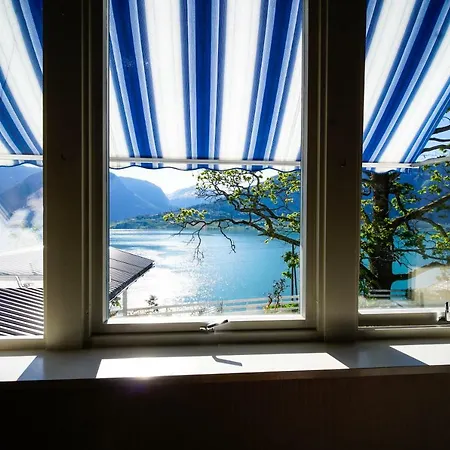 مزرعة للإقامة Fjord House Grimo