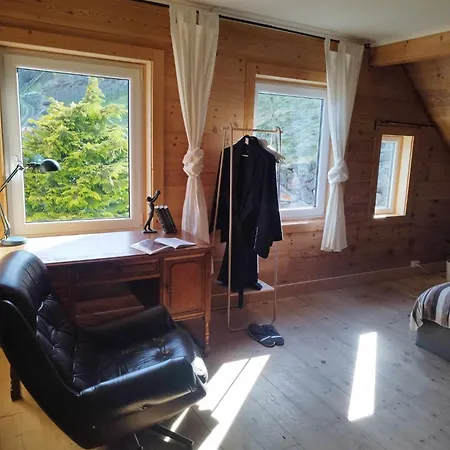 Lantgård Fjord House