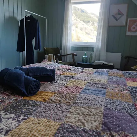 Lantgård Fjord House Grimo