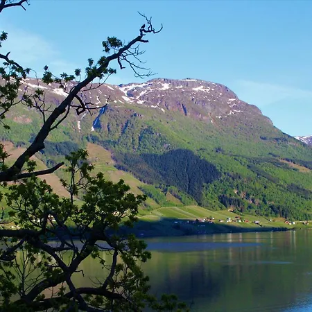 Lantgård Fjord House